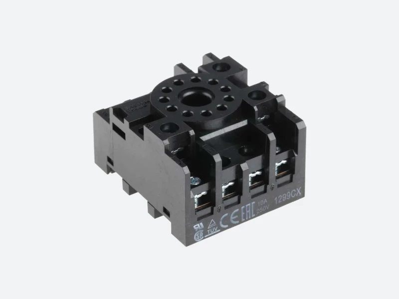 Relay socket